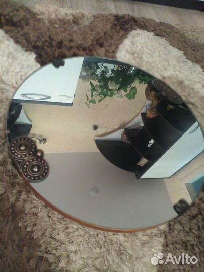 Зеркало круглое d - 51см с чеканкой по бокам