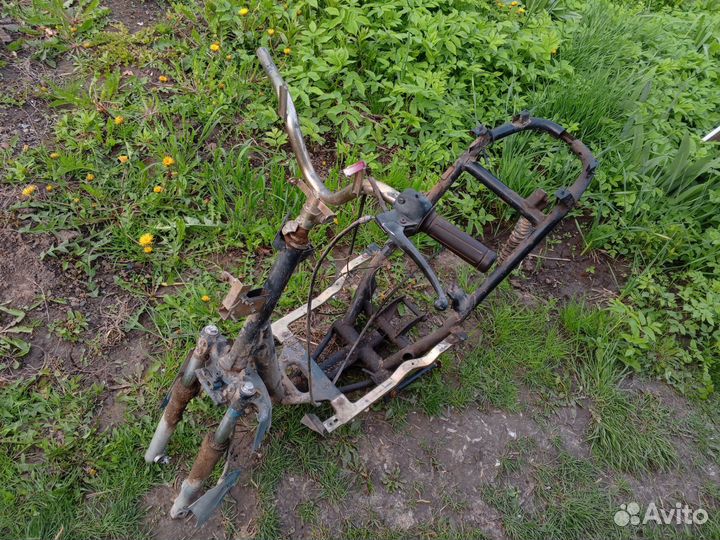 Пластик и рама на скутер geely