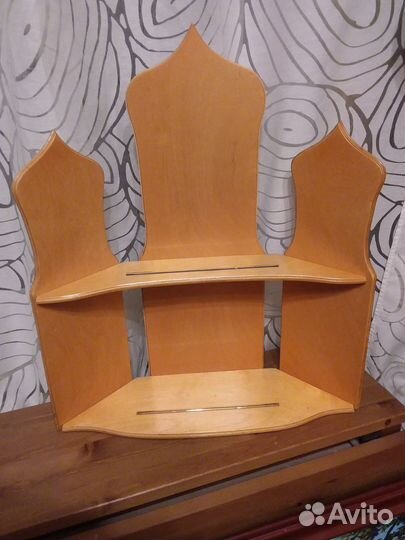 Полочка для икон угловая