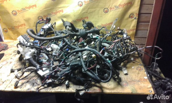 Проводка с подкапотным предохран. Toyota Corolla 9