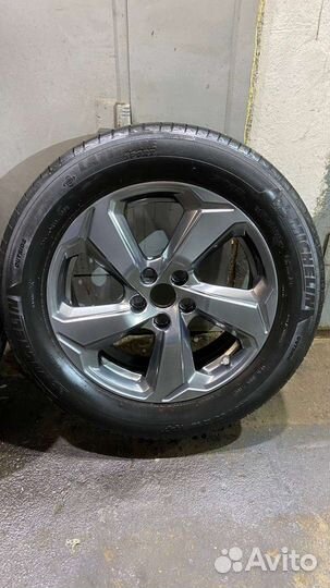 Колеса RAV4 r18 оригинал