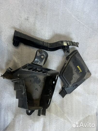 Корпус блока предохранителей Renault Logan 1