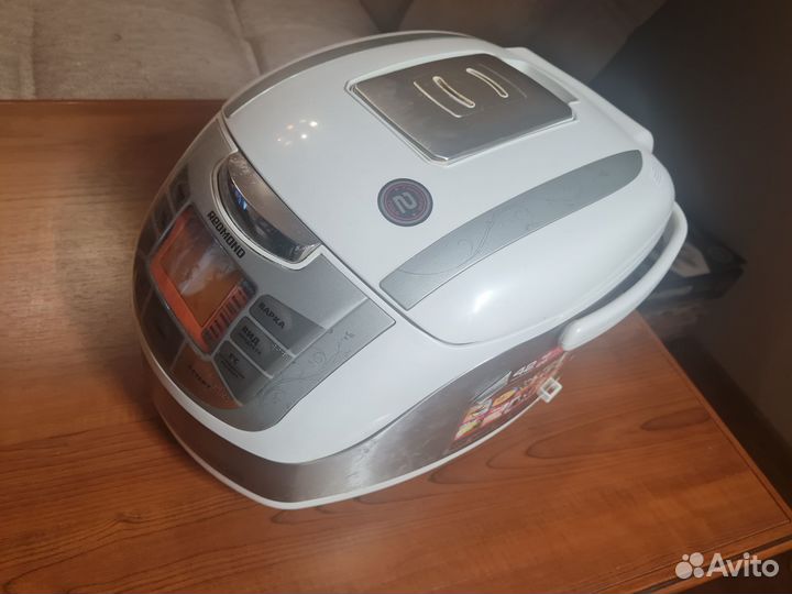 Мультиварка redmond RMC-M70 рабочая на запчасти