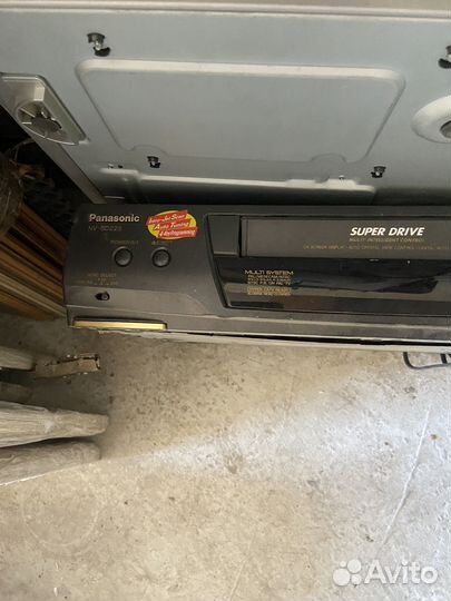 Видеомагнитофон panasonic
