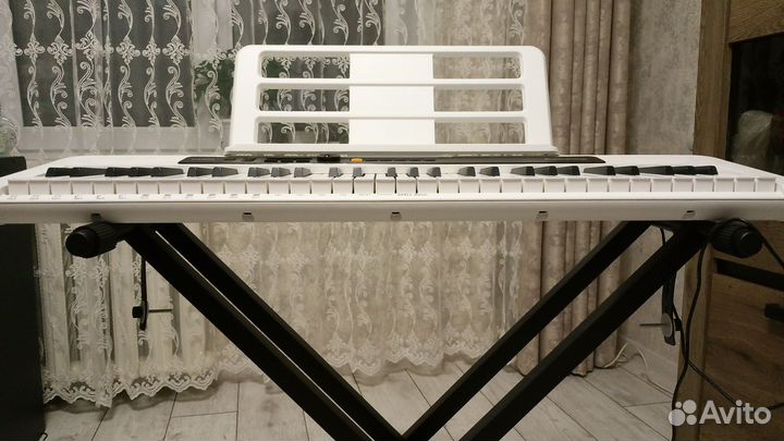 Продается синтезатор Casio