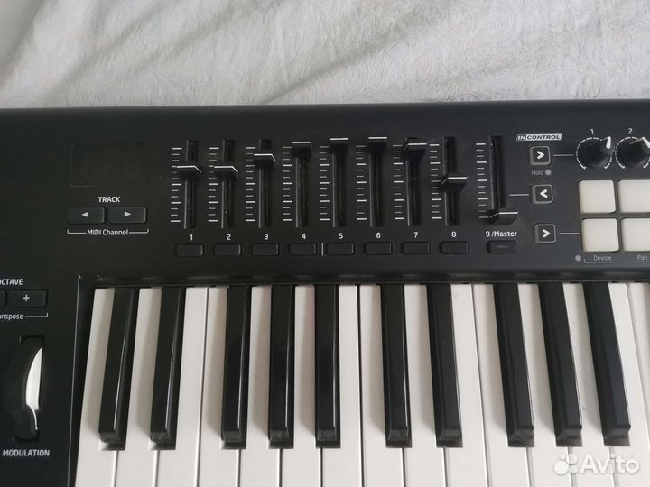 Продам novation launchkey 49