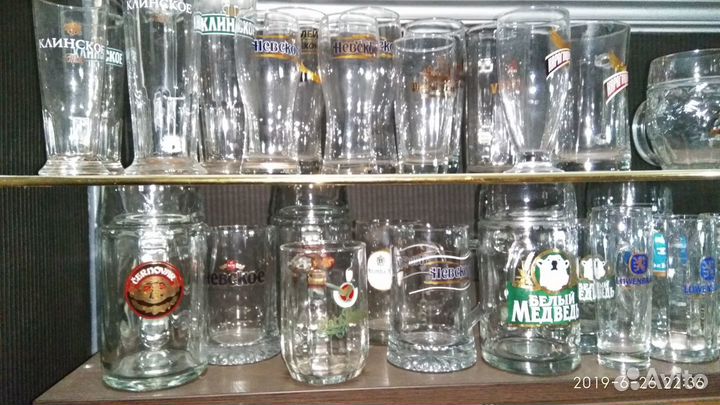 Коллекция пивных кружек и стаканов