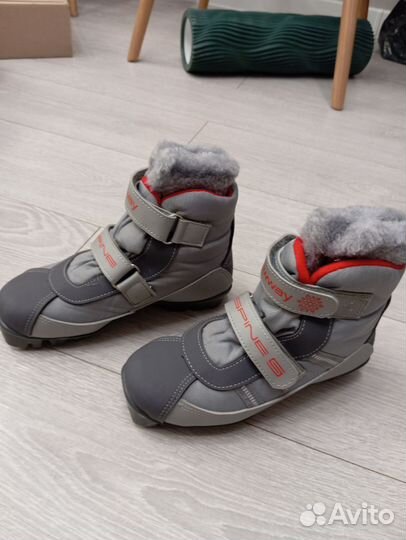 Лыжные ботинки