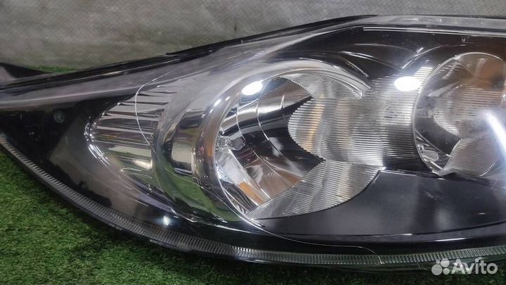 Фара правая Ford Fiesta (CB1) 2009