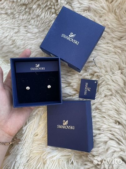 Пусеты-гвоздики Swarovski