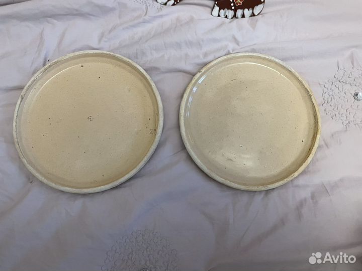 Глиняный горшок для цветов