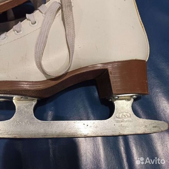 Коньки белые женские р.22