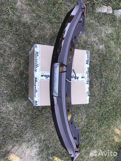 Спойлер задний toyota venza