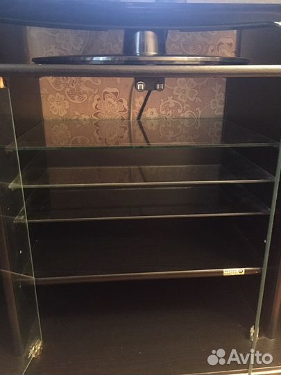 Стеклянная тумба под тв