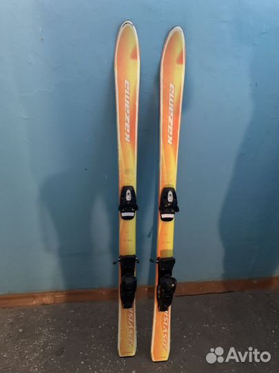 Горные лыжи и ботинки горнолыжные