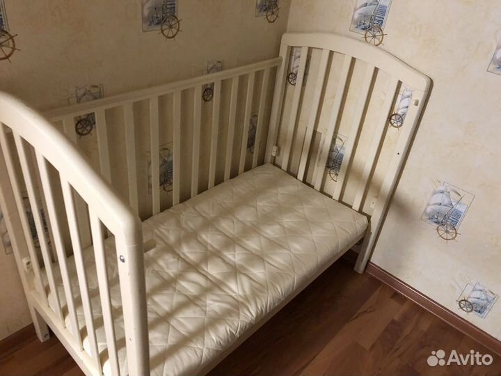 Детская кровать с матрасом