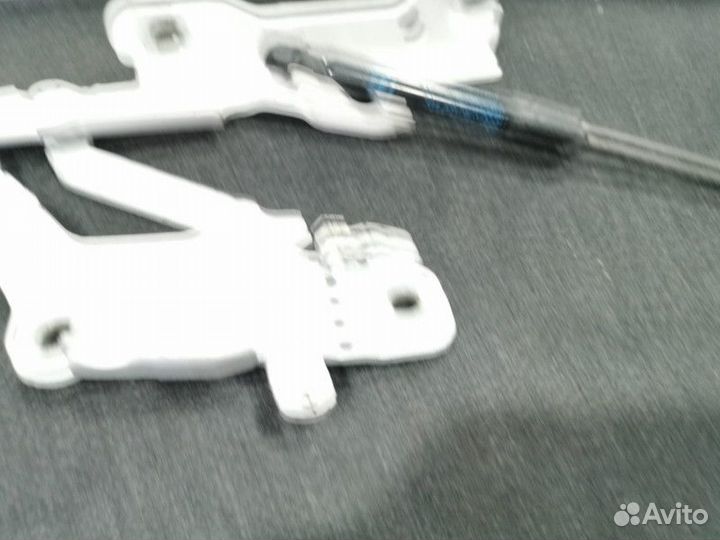 Петля капота BMW 4 F32/F33/GT F36 рест. 2018