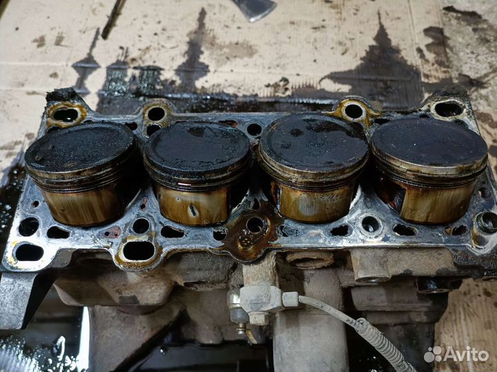 Поршни с шатунами S6D 1.6 Kia Spectra