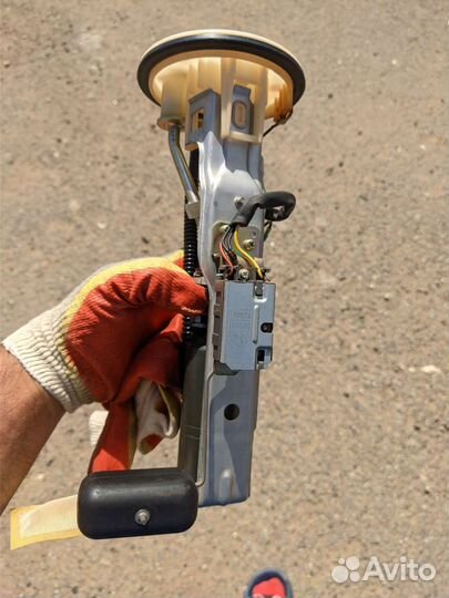 Бензонасос land cruiser 100 2uz