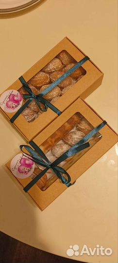 Вафельные трубочки и орешки