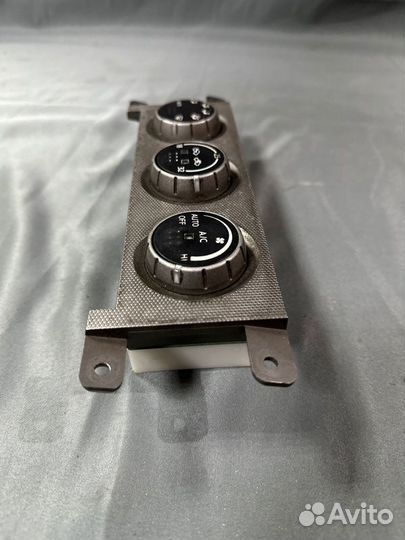 Блок управления климат-контролем Nissan Patrol Y61