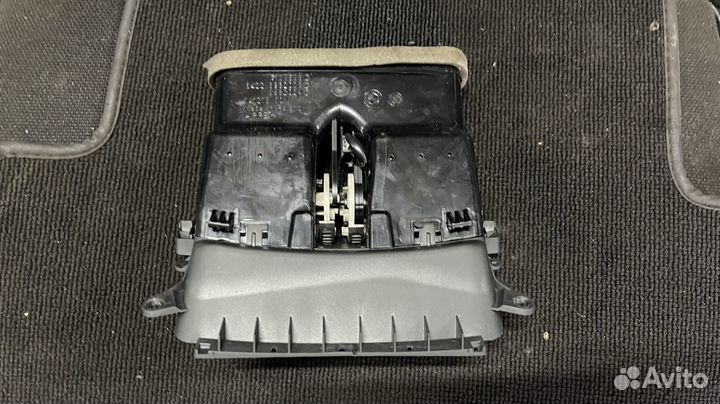 Дефлектор в задней консоли BMW E92 E93