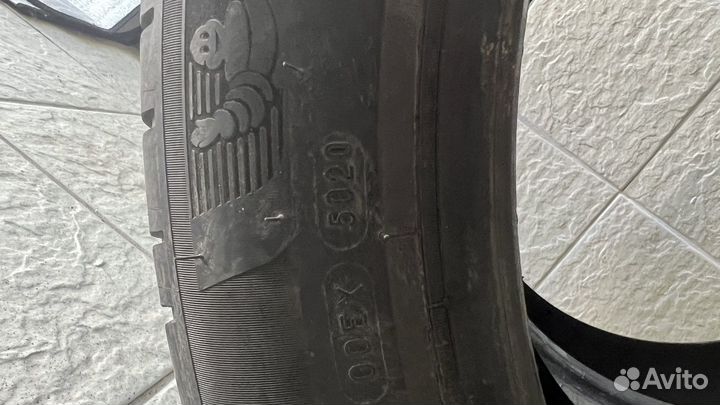 Michelin Pilot Sport 4 295/40 R21