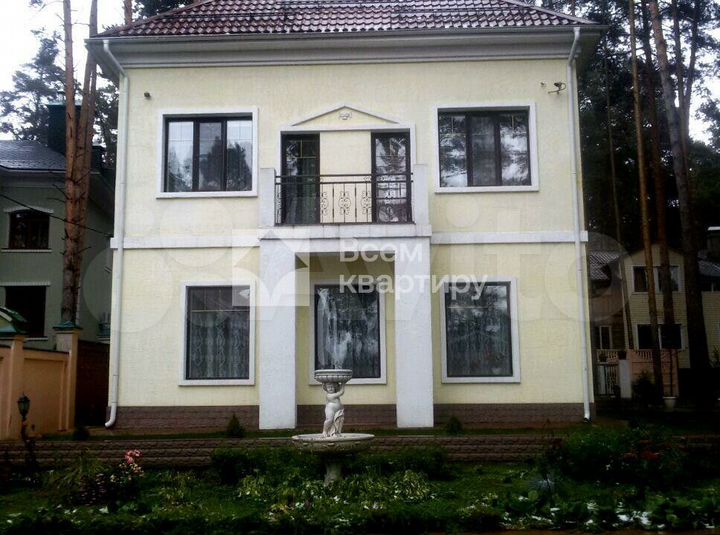 Коттедж 284 м² на участке 15 сот.