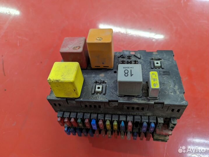 Блок предохранителей Volkswagen Pointer