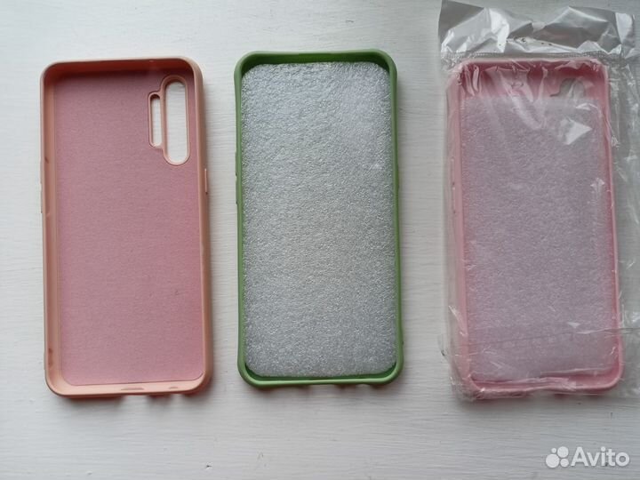 Защитные стекла и чехлы на телефон Realme XT