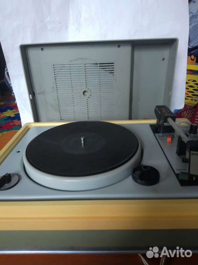 Проигрыватель винила СССР