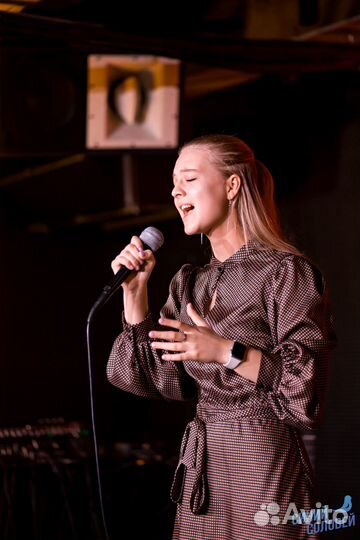 Обучение вокалу и игре на музыкальных инструментах