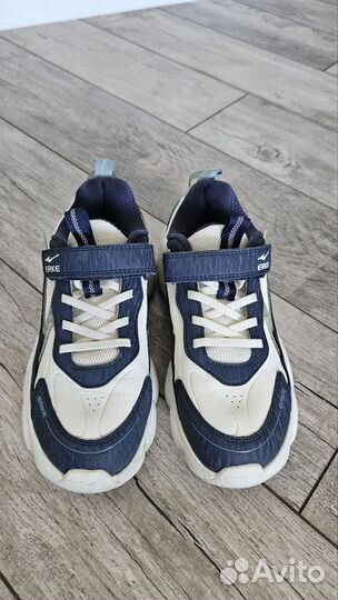 Кроссовки на мальчика 37р