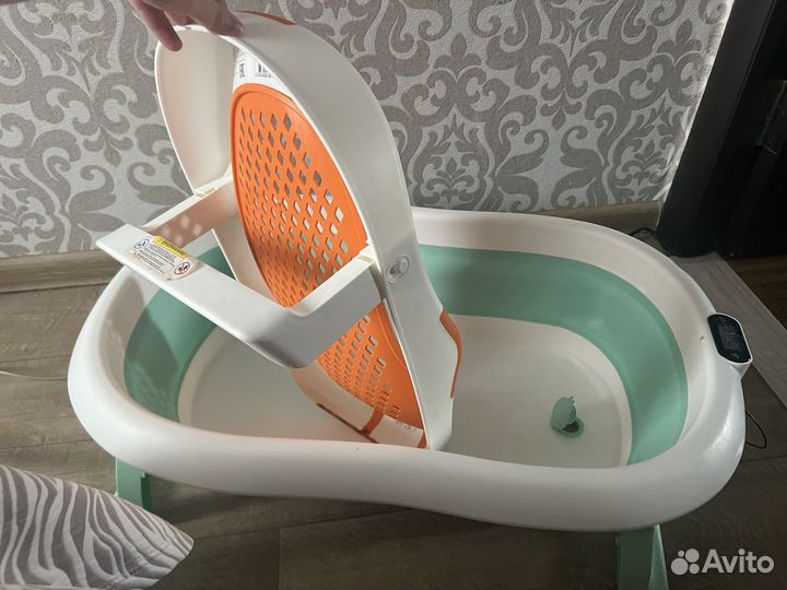 Ванночка для купания новорожденного с горкой