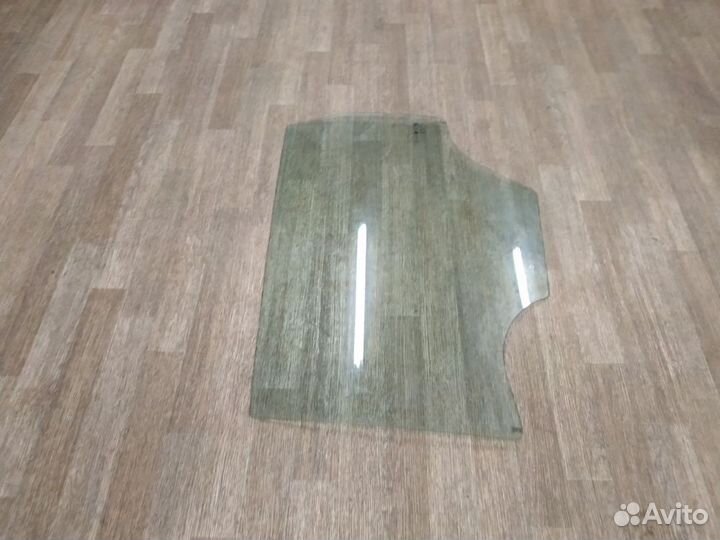 Стекло двери задней левой Chevrolet Orlando