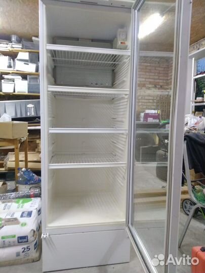 Витринный холодильник