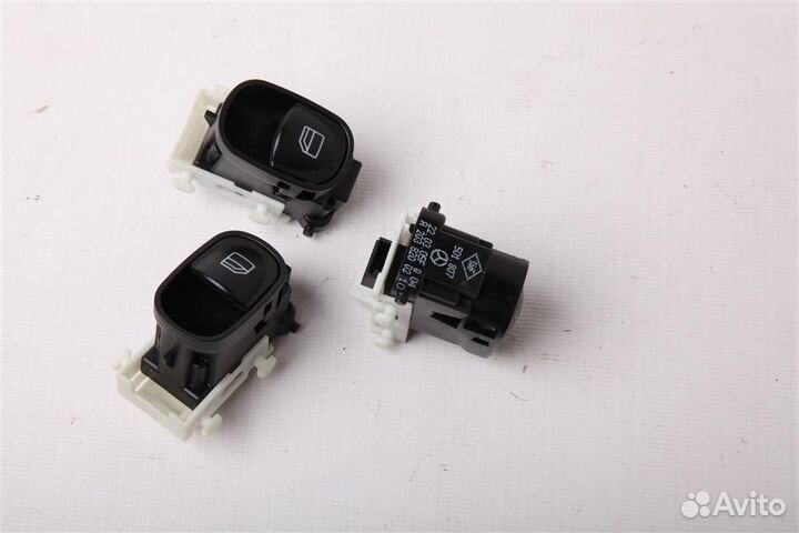 Кнопка стеклоподъемника Mercedes-Benz W203 C-Clas