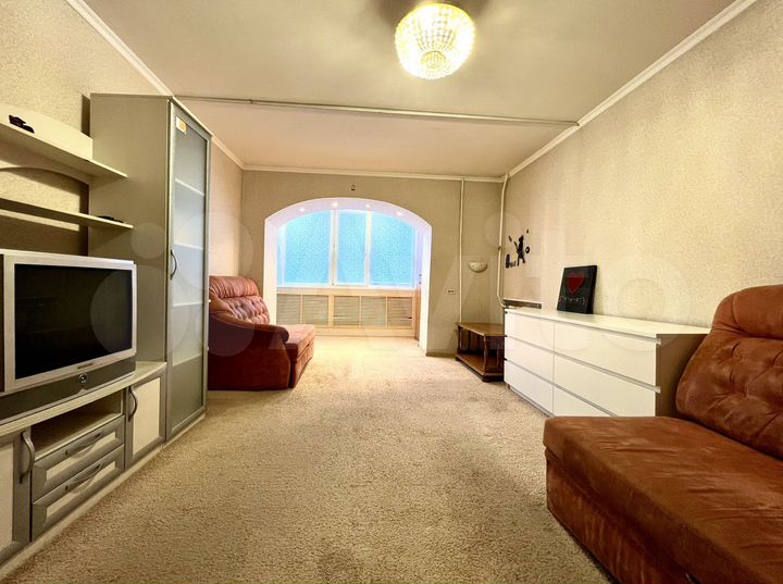 2-к. квартира, 50 м², 1/9 эт.