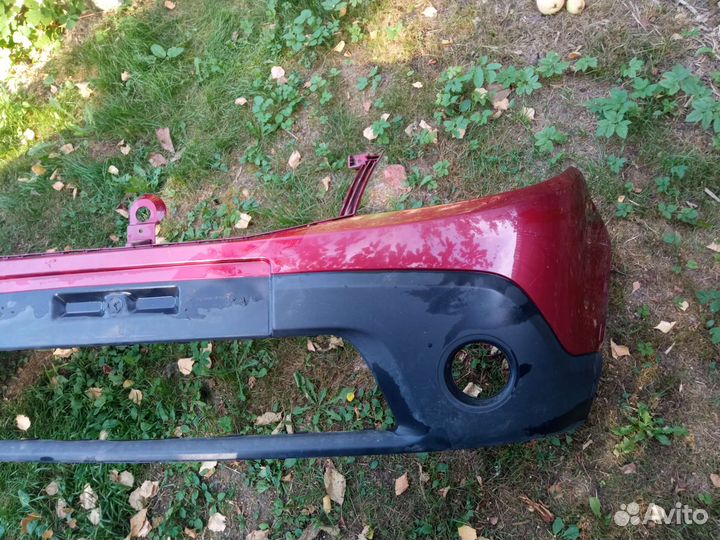 Бампер renault sandero1