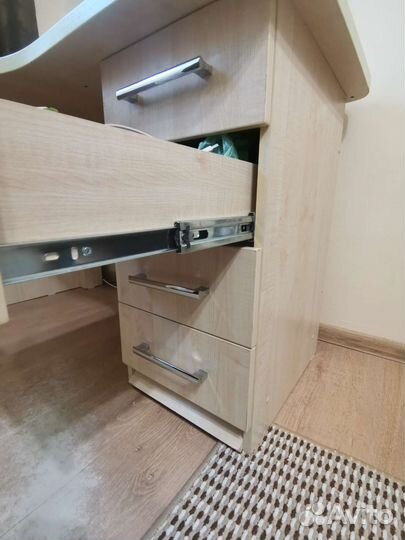 Письменный стол и стул