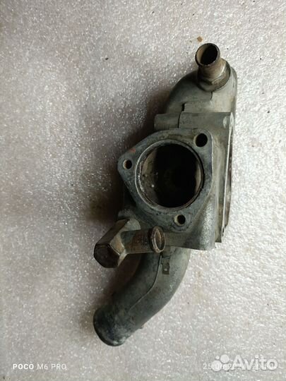 Корпус термостата Nissan terrano TD27