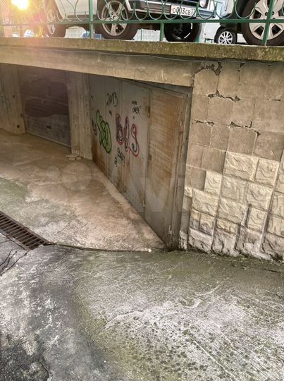 Гараж, > 30 м²