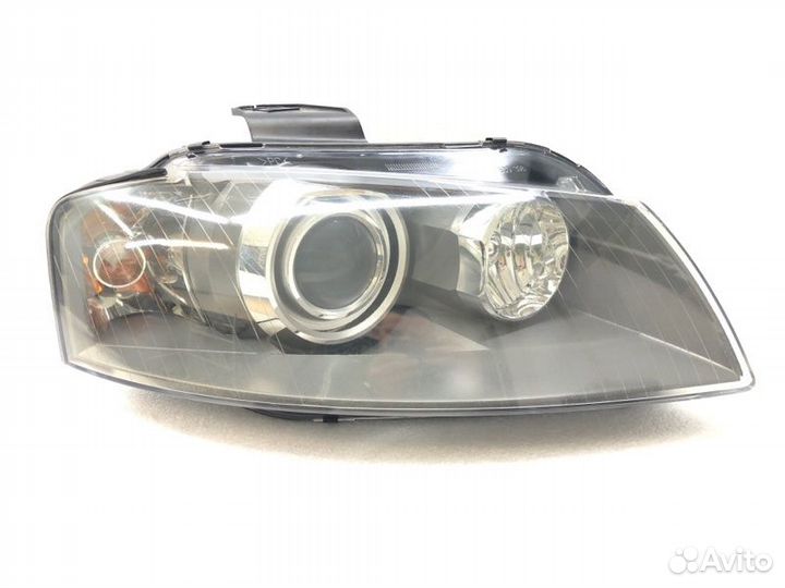 Фара передняя правая Audi A3 8P 2007