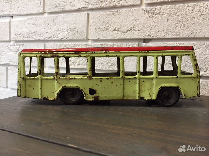 Модель автобуса