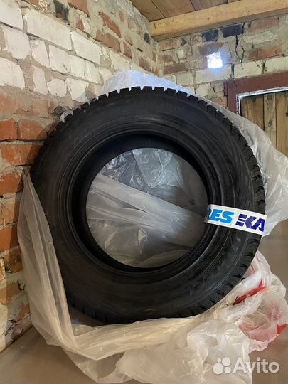 Viatti Bosco Nordico V-523 215/65 R16 98T