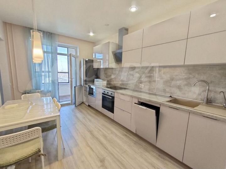 3-к. квартира, 80 м², 10/14 эт.
