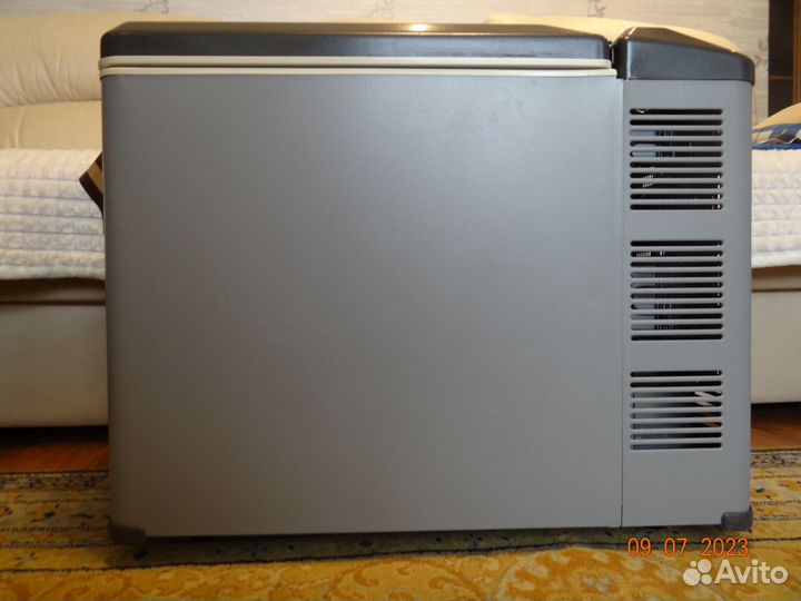 Компрессорный холодильник Sawafuji Engel MD45F-TA