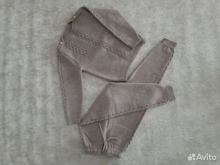 Костюм вязаный на девочку