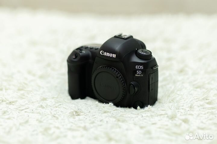 Canon 5D Mark IV 4