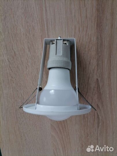 Светильник потолочный б/у со светодиодной лампой